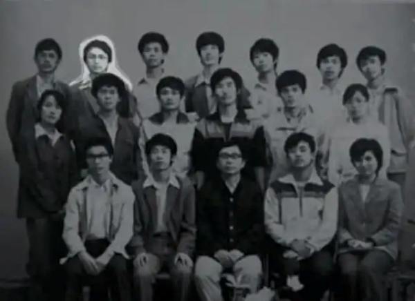 一枚手镯，换来千亿帝国(图1)