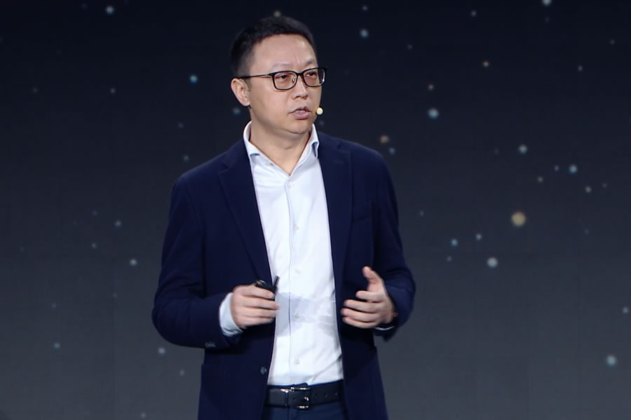那个坐在马云身边的白衣少年，扛起了阿里云的未来-3