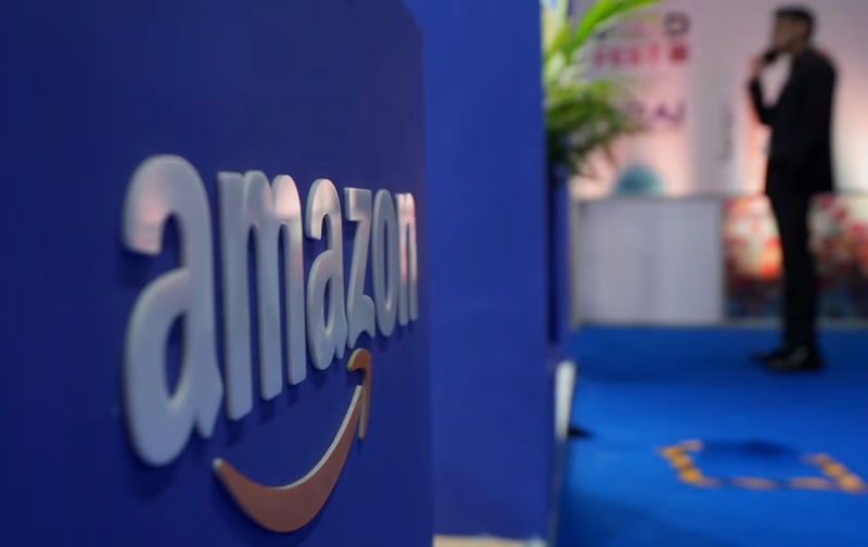 亚马逊暴赚了还裁3万人:AI收割的第一波竟是中产?