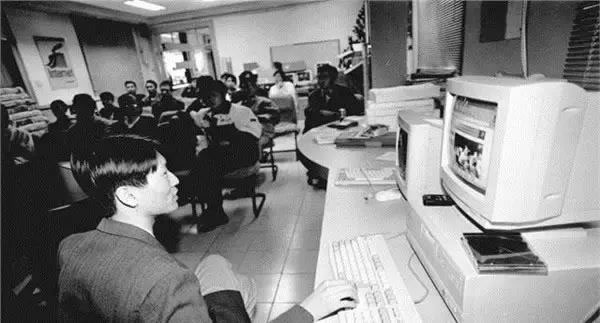 百度文心月活破2亿后：一个新的互联网入口，正在成型(图1)