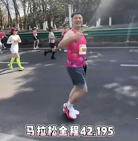 41岁张雪峰离世:你拼命赚的钱,不一定属于你想给的人-2 41岁张雪峰离世:你拼命赚的钱,不一定属于你想给的人-2