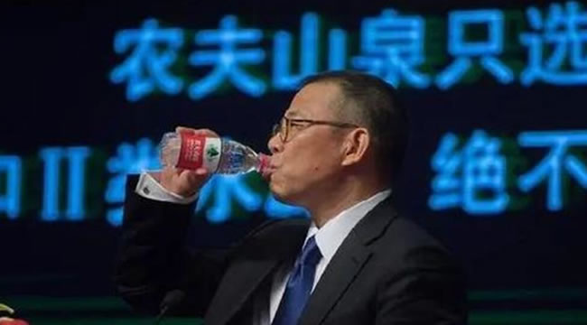 雷军身价一年缩水1570亿：越勤奋越成功的时代，翻篇了(图2)